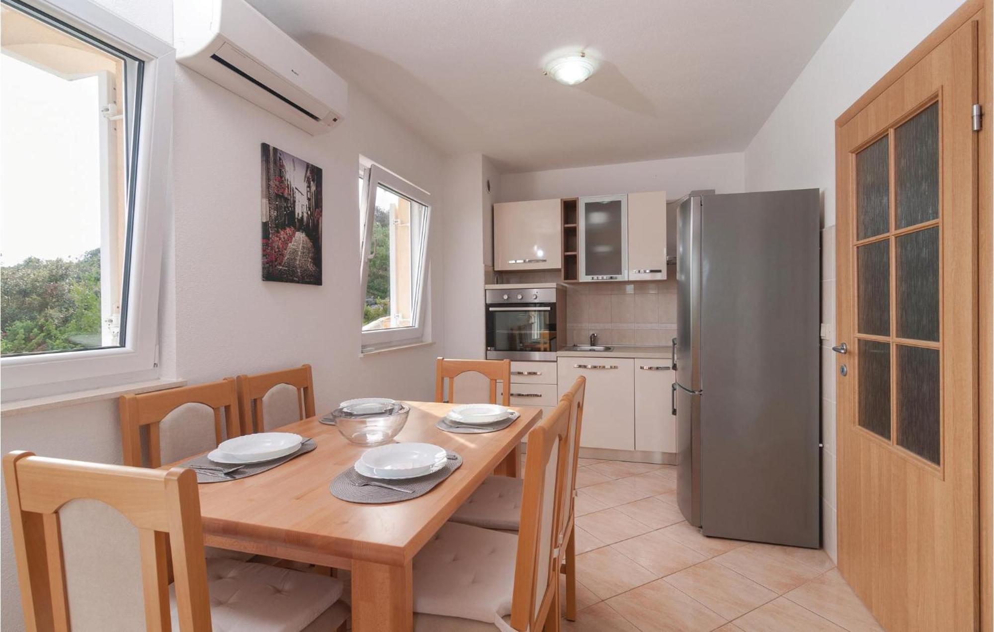 Stunning Apartment In Sevid With Kitchen Экстерьер фото